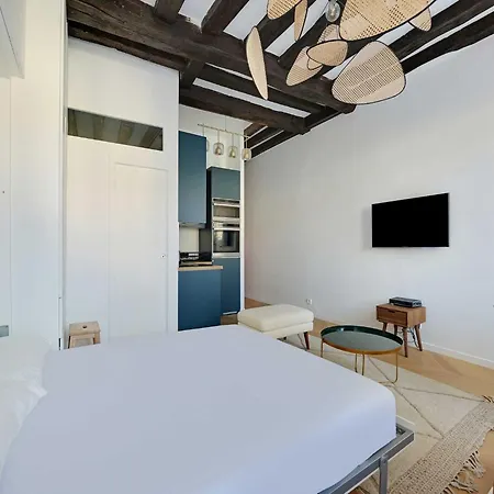 Modern Getaway For Two - Marais Place Vosges Дом отдыха Париж