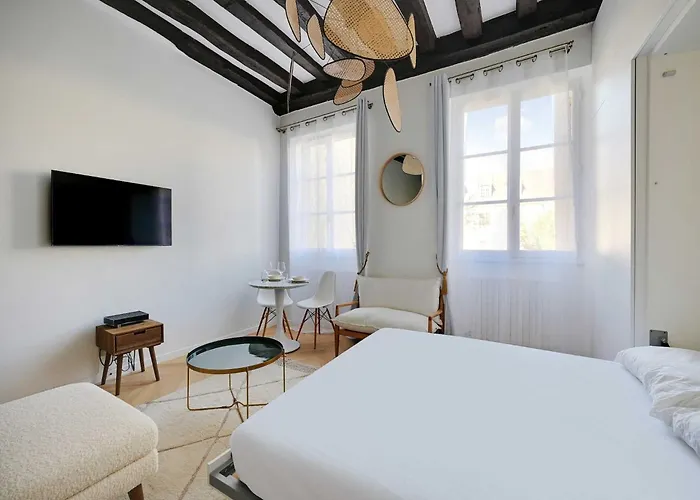 Modern Getaway For Two - Marais Place Vosges Сasa de vacaciones *